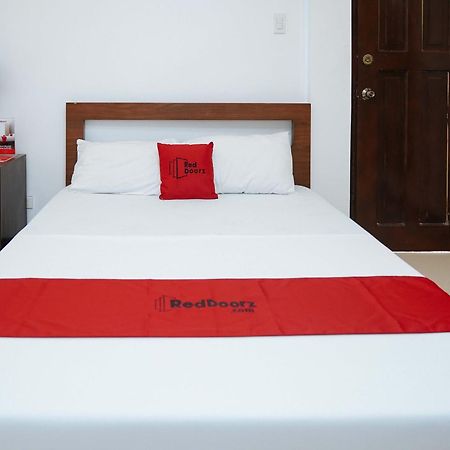 Reddoorz Plus At Billy'S Resort Oslob Exteriör bild