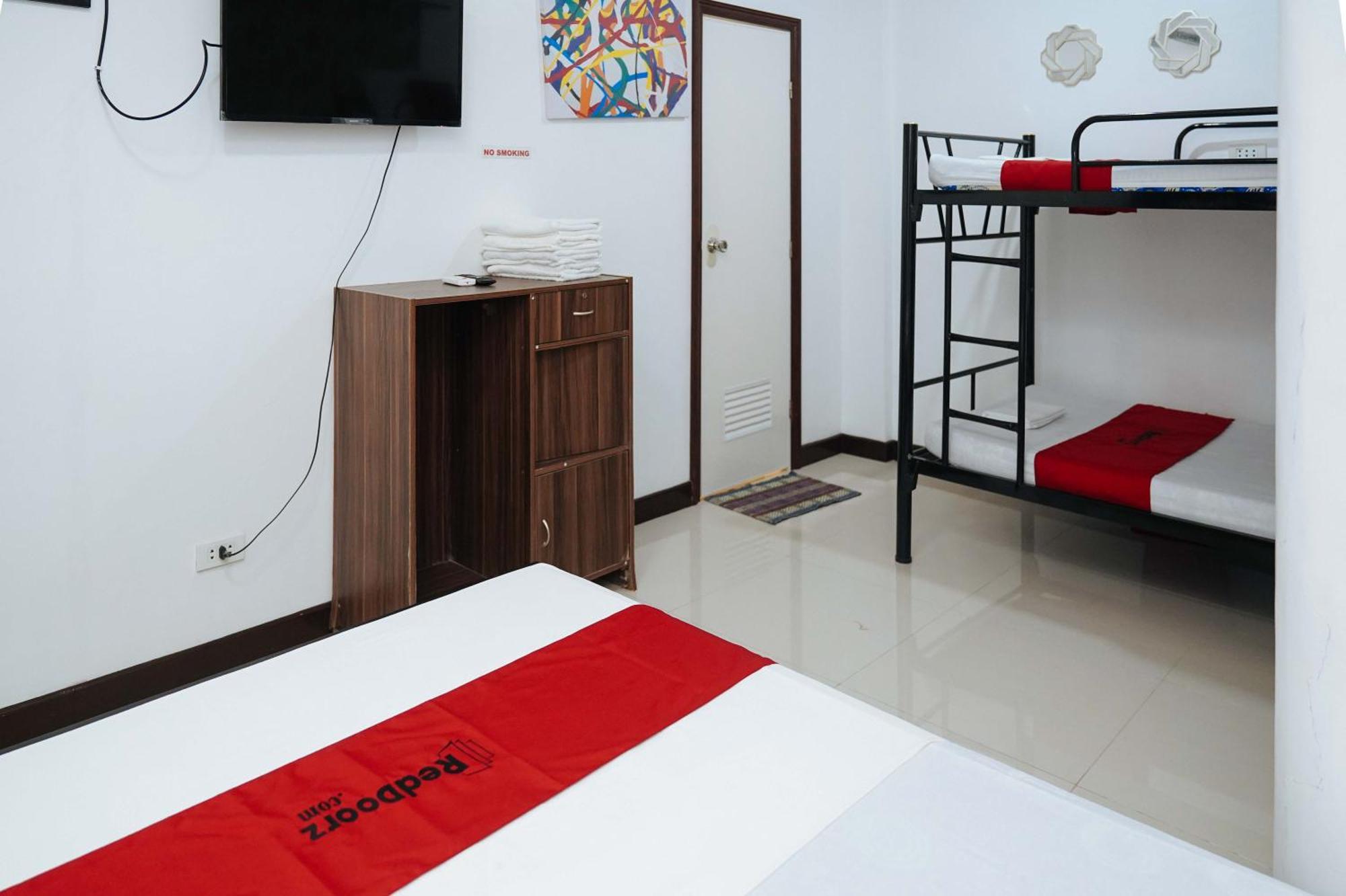 Reddoorz Plus At Billy'S Resort Oslob Exteriör bild