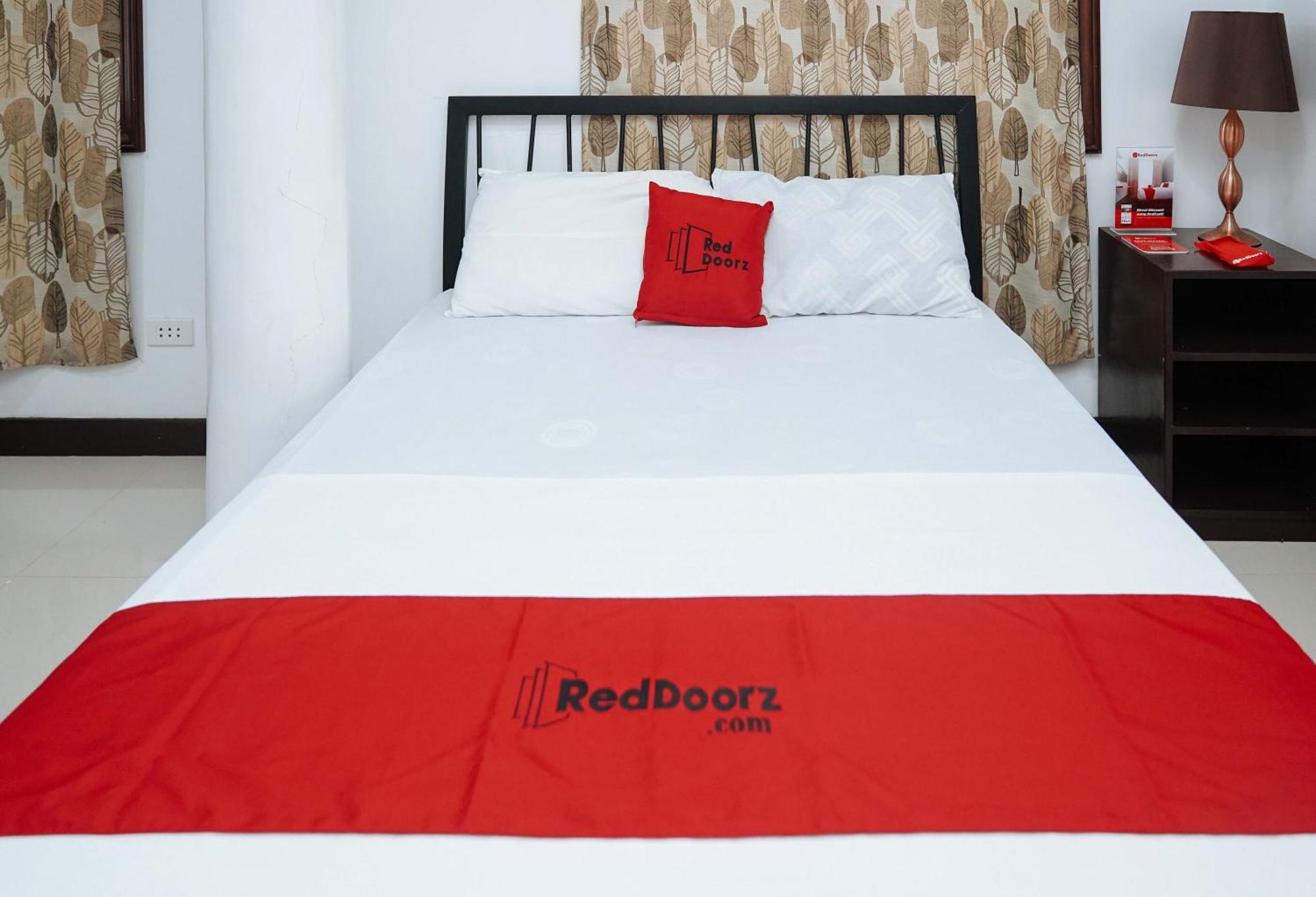 Reddoorz Plus At Billy'S Resort Oslob Exteriör bild